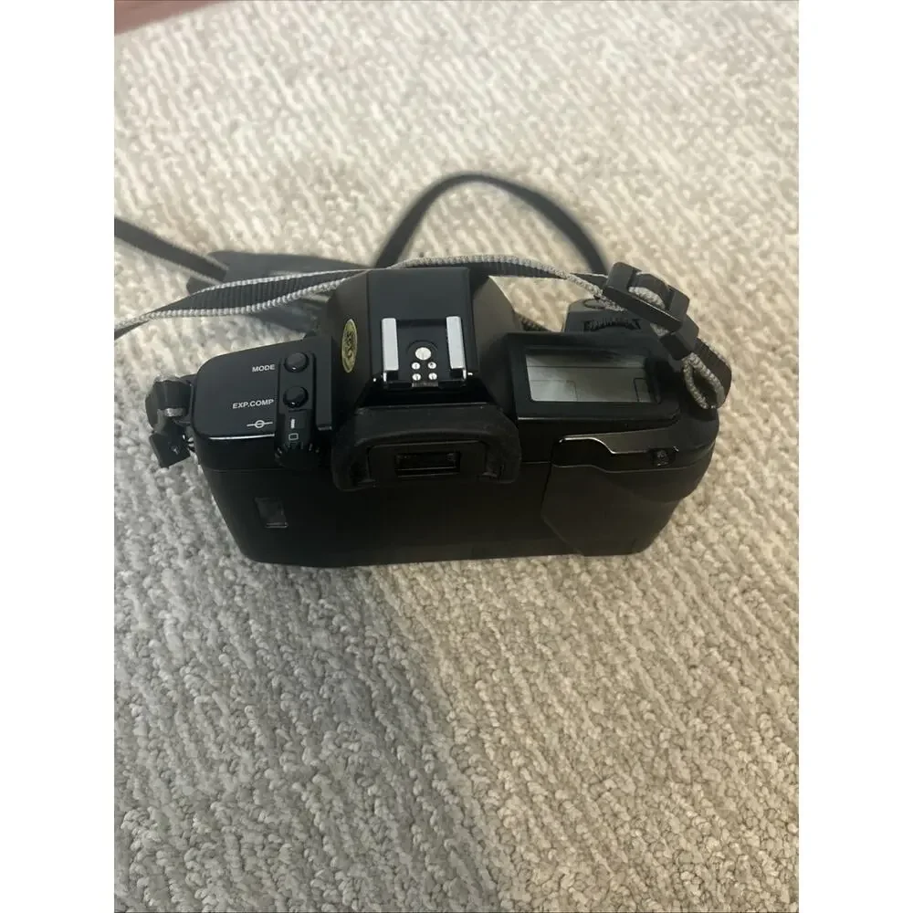 Canon EOS 650 35mm SLR Film Camera Body Only TESTED Works Needs Battery